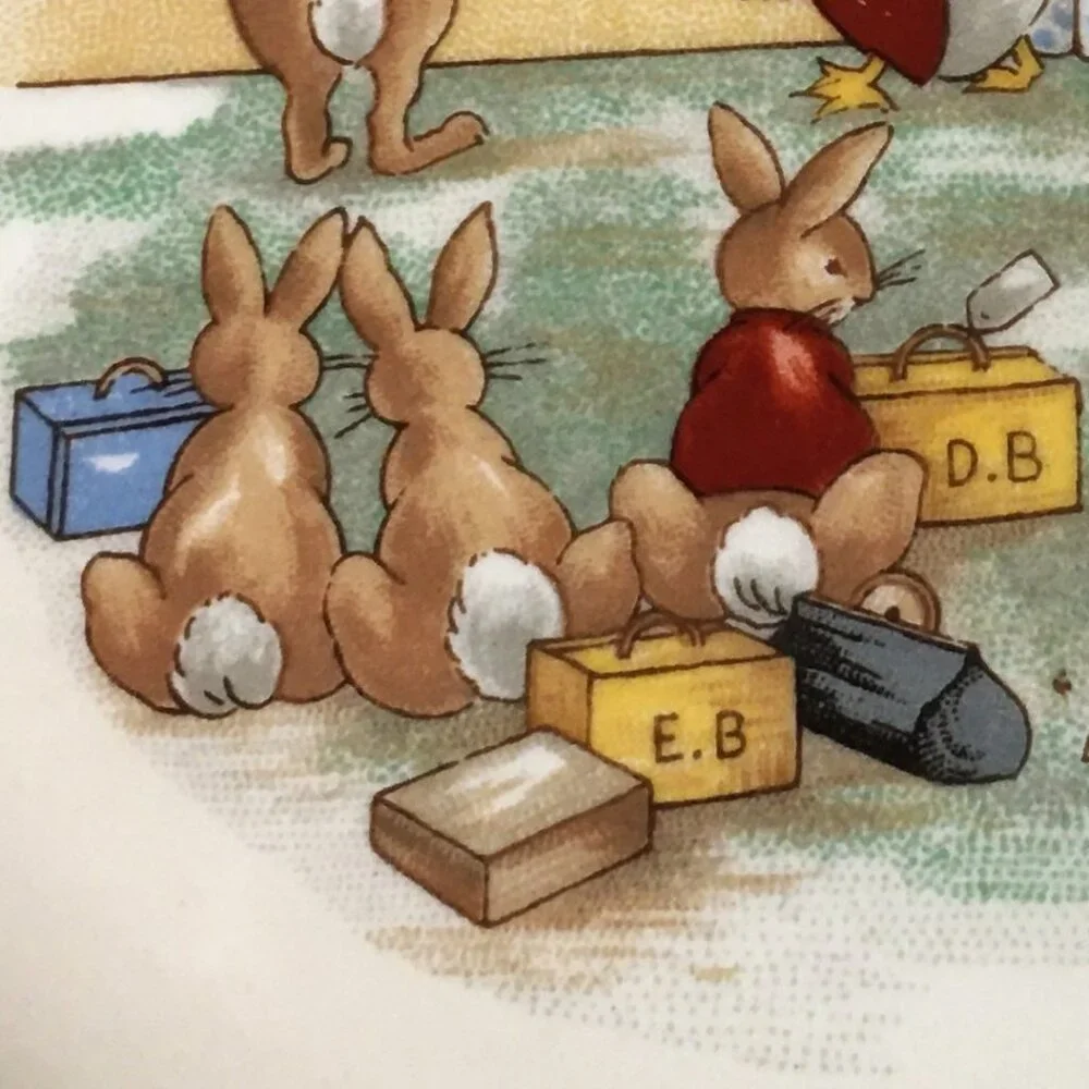 BUNNYKINS Royal Doulton Playful Ticket Booth Scenes England Peter Rabbit Plate